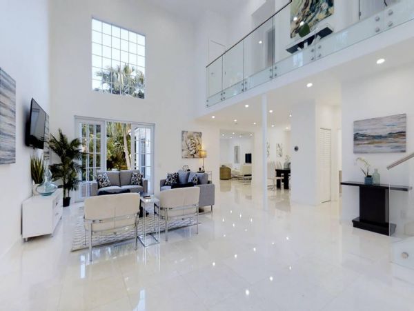 Luxury Hollywood FL Vacation Pool Home With 4 Bedrooms