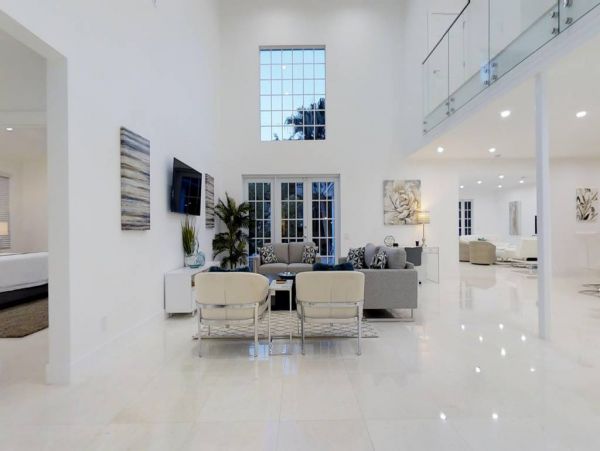 Luxury Hollywood FL Vacation Pool Home With 4 Bedrooms