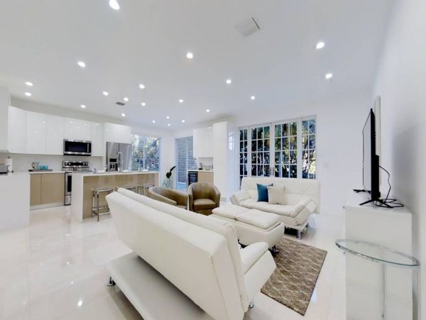 Luxury Hollywood FL Vacation Pool Home With 4 Bedrooms
