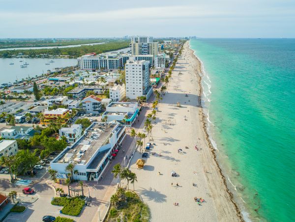 Luxury Hollywood FL Vacation Pool Home With 4 Bedrooms