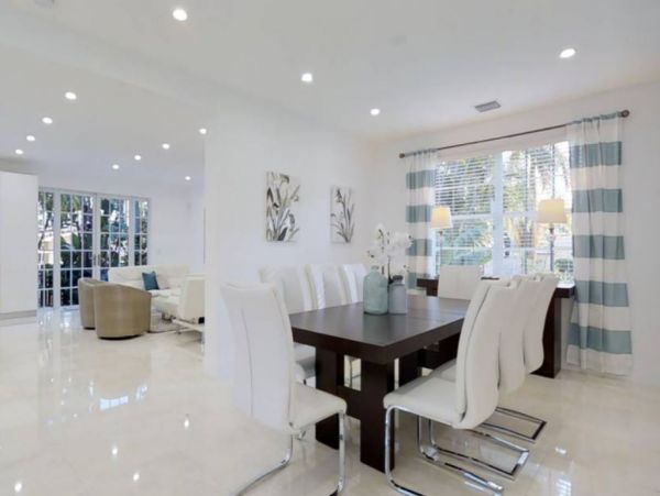 Luxury Hollywood FL Vacation Pool Home With 4 Bedrooms