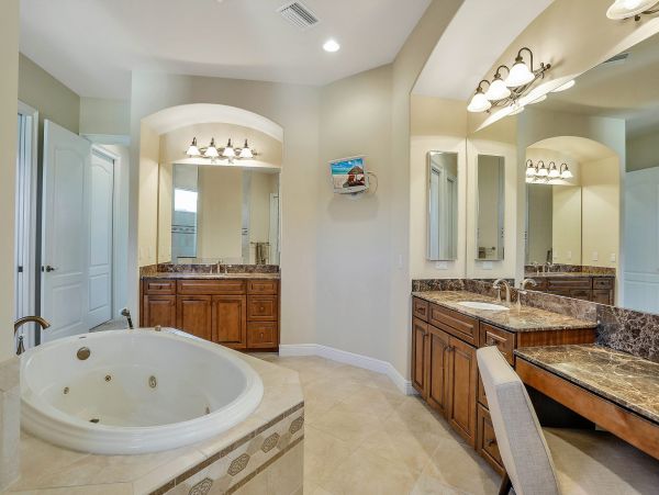 Cape Coral Home 976986