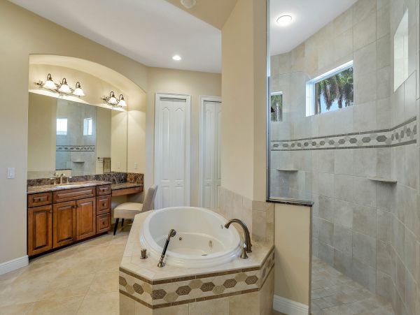 Cape Coral Home 976986