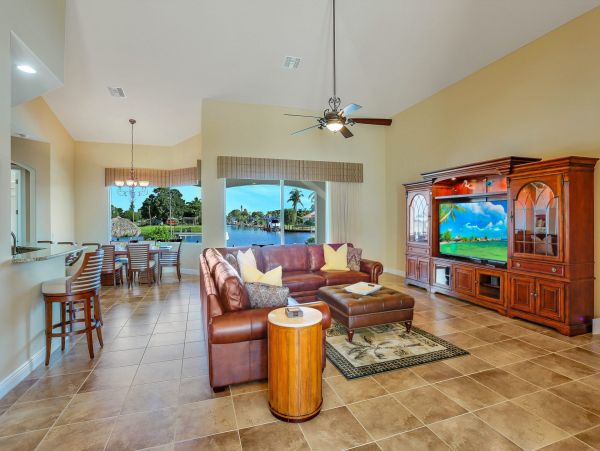Cape Coral Home 976986