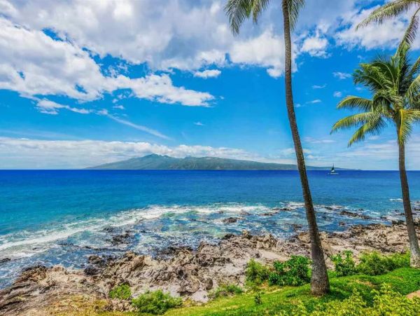 Two Bedrooms Oceanfront Vacation Condo in Napili