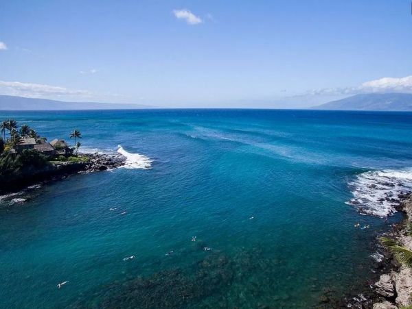 Two Bedrooms Oceanfront Vacation Condo in Napili