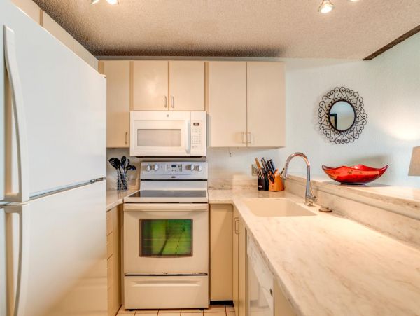 Two Bedrooms Oceanfront Vacation Condo in Napili