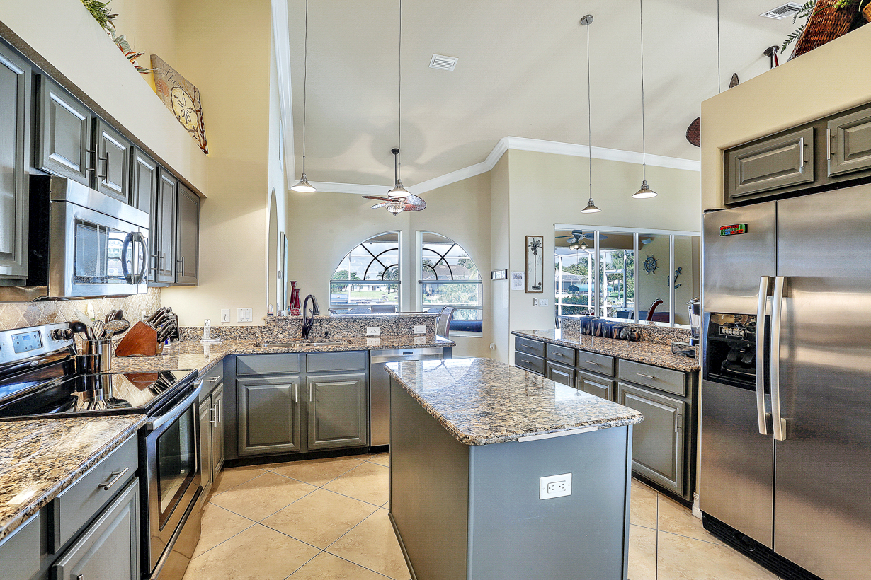 Cape Coral Home 976998