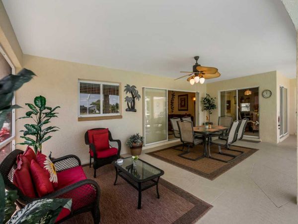 Lovely Cape Coral 3 Bedroom Home with Dock & Pool