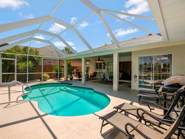 Lovely Cape Coral 3 Bedroom Home with Dock & Pool