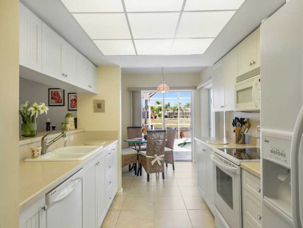 Lovely Cape Coral 3 Bedroom Home with Dock & Pool
