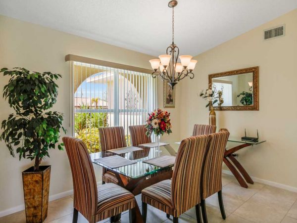 Lovely Cape Coral 3 Bedroom Home with Dock & Pool