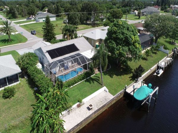 Caged Pool Punta Gorda Vacation Home Canal View