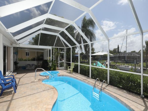 Caged Pool Punta Gorda Vacation Home Canal View