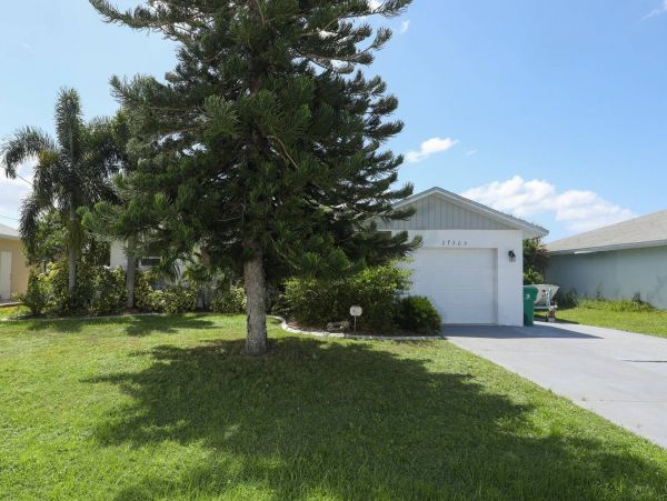Caged Pool Punta Gorda Vacation Home Canal View