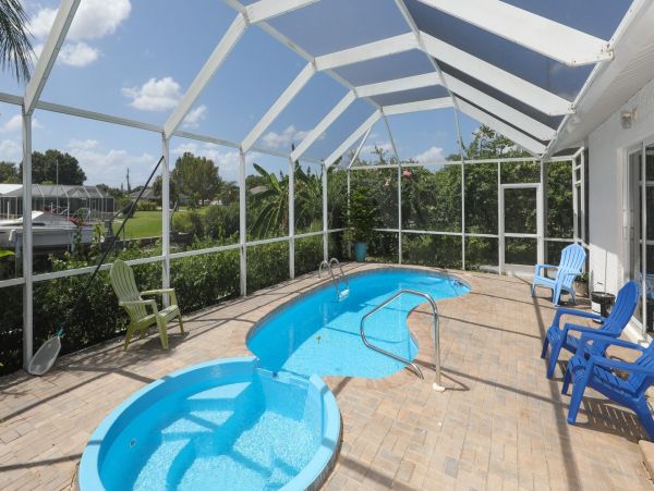 Caged Pool Punta Gorda Vacation Home Canal View