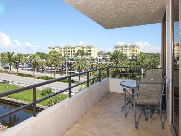 Vacation Condo in Siesta Key 2 Bedrooms, Sleeps 6 Guests