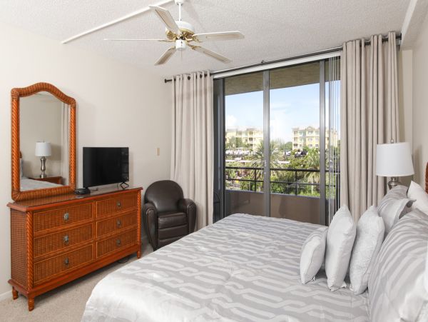 Vacation Condo in Siesta Key 2 Bedrooms, Sleeps 6 Guests