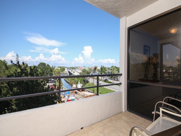 Vacation Condo in Siesta Key 2 Bedrooms, Sleeps 6 Guests