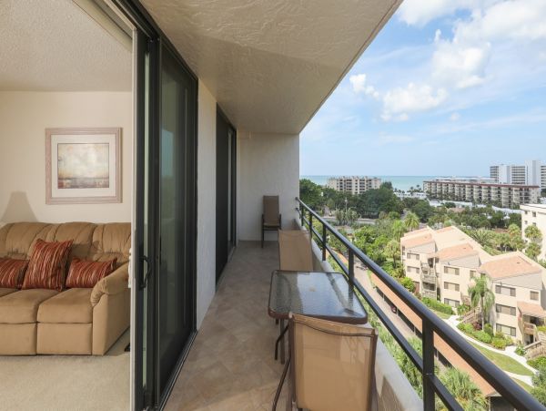 2 Bedroom Charming Vacation Condo in Siesta Key Sleeps 4