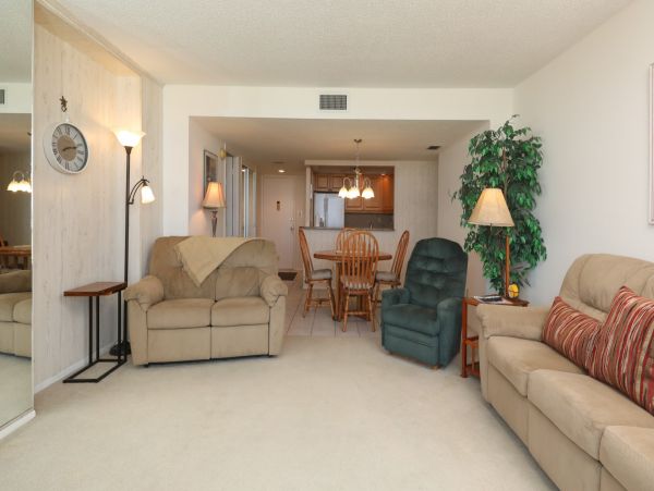 2 Bedroom Charming Vacation Condo in Siesta Key Sleeps 4