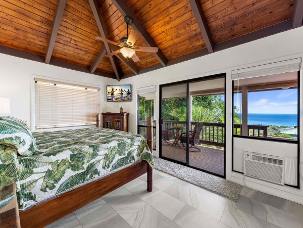 Kailua-Kona 3 Bedroom Vacation Rental with Magical Views