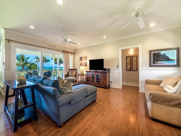 Beachfront Oasis in Hanalei Sleeps Eight Guests