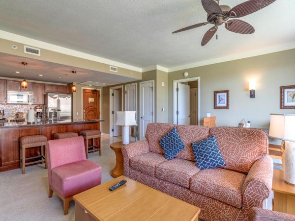 Ocean Views Vacation Condo Two Bedroom in Lahaina