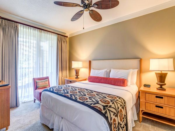 Ocean Views Vacation Condo Two Bedroom in Lahaina