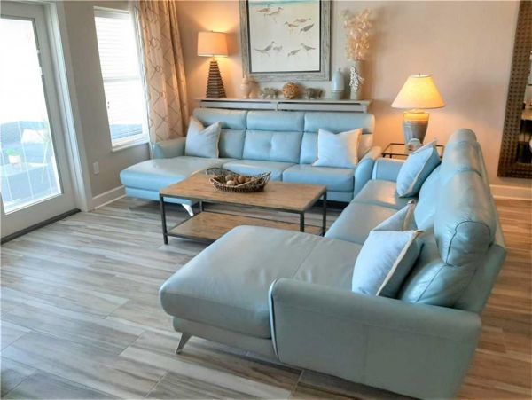 Destin Stylish Residence Right Across the Street from Beach
