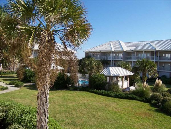 Destin Stylish Residence Right Across the Street from Beach