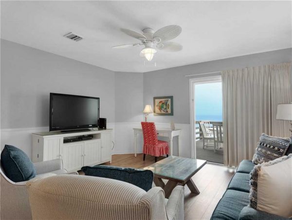 Gulf Front 3 Bedroom sleeps 9 in Destin