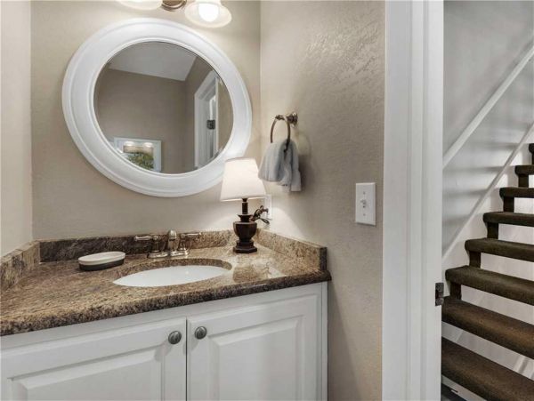 Gulf Front 3 Bedroom sleeps 9 in Destin