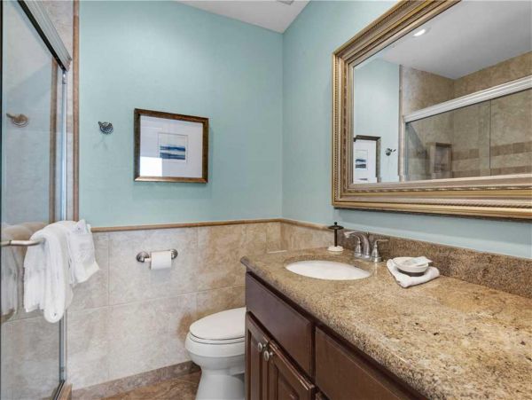 Gulf Front 3 Bedroom sleeps 9 in Destin