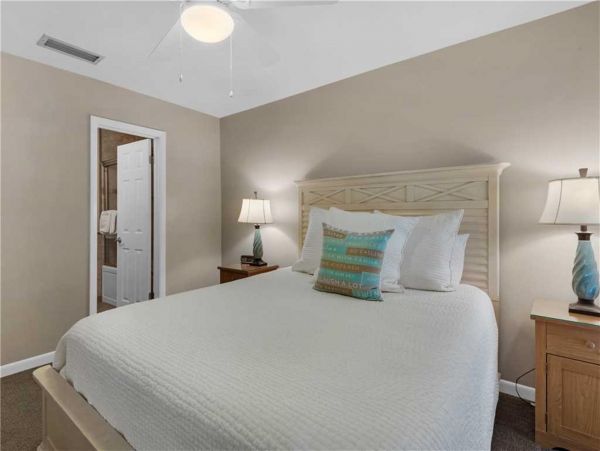 Gulf Front 3 Bedroom sleeps 9 in Destin