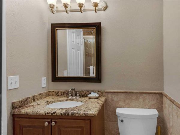 Gulf Front 3 Bedroom sleeps 9 in Destin