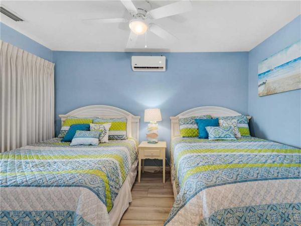 Gulf Front 3 Bedroom sleeps 9 in Destin