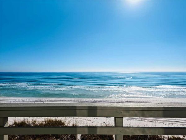 Gulf Front 3 Bedroom sleeps 9 in Destin