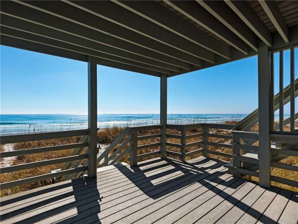 Gulf Front 3 Bedroom sleeps 9 in Destin