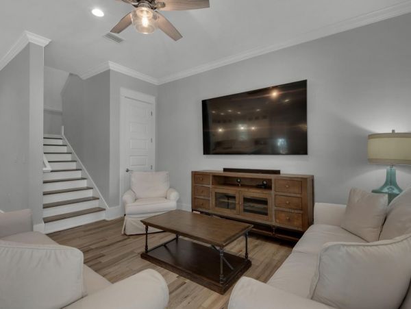 5 Bedroom Vacation Home in Miramar Beach Close to Beach
