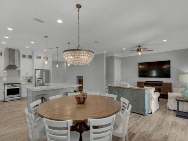 5 Bedroom Vacation Home in Miramar Beach Close to Beach