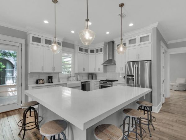 5 Bedroom Vacation Home in Miramar Beach Close to Beach