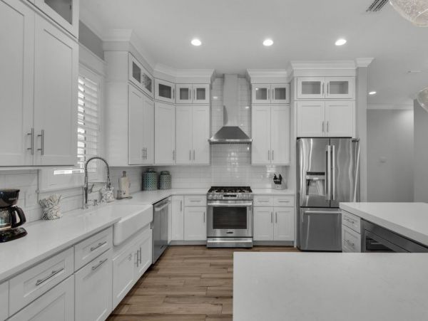 5 Bedroom Vacation Home in Miramar Beach Close to Beach