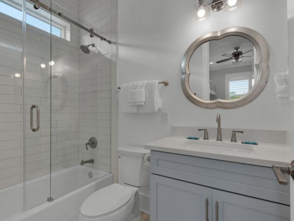 5 Bedroom Vacation Home in Miramar Beach Close to Beach