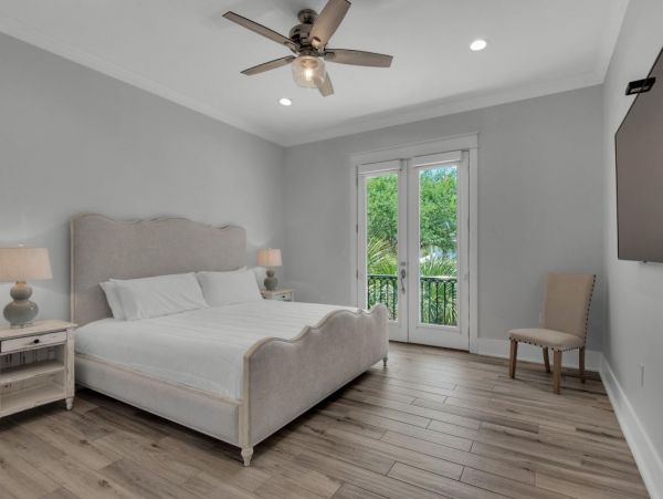 5 Bedroom Vacation Home in Miramar Beach Close to Beach