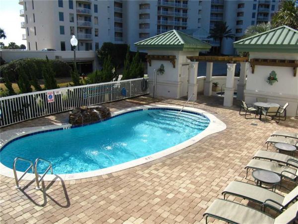 Silver Shells luxury condo