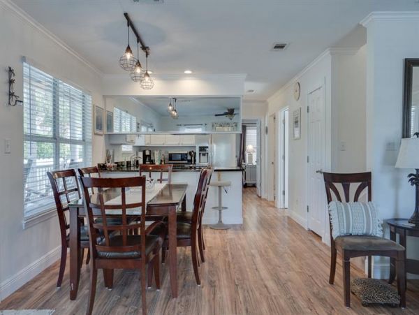 Short Walk to Beach Destin Vacation Home + Guest House