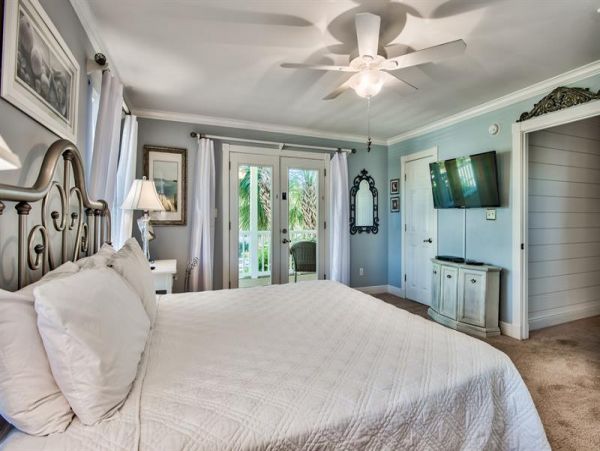 Short Walk to Beach Destin Vacation Home + Guest House