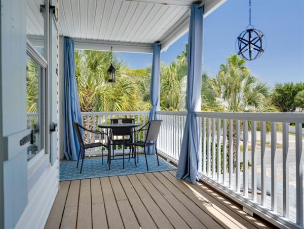 Short Walk to Beach Destin Vacation Home + Guest House
