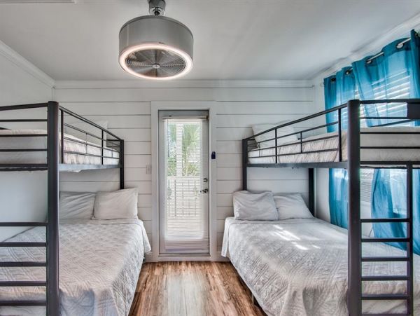 Short Walk to Beach Destin Vacation Home + Guest House